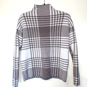 NWOT Max Studio Plaid Pattern Sweater 0005
